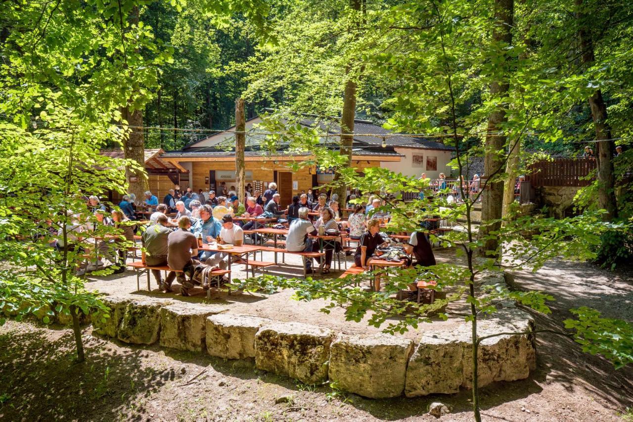 Brauereigasthof Zum Loewenbraeu Adelsdorf Eksteriør bilde
